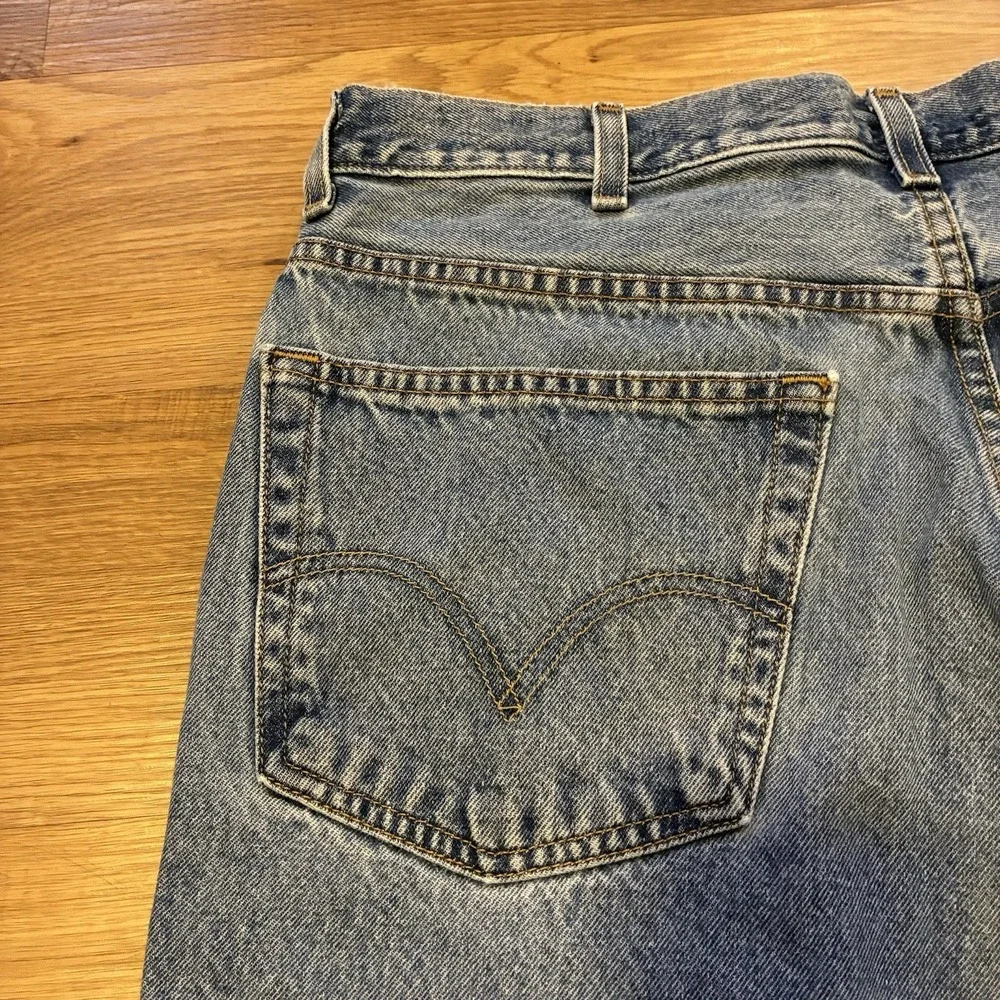 Vintage Levi's 505 Jean Shorts Men's 38 Blue Denim Light Wash Regular‎ Jorts Y2K